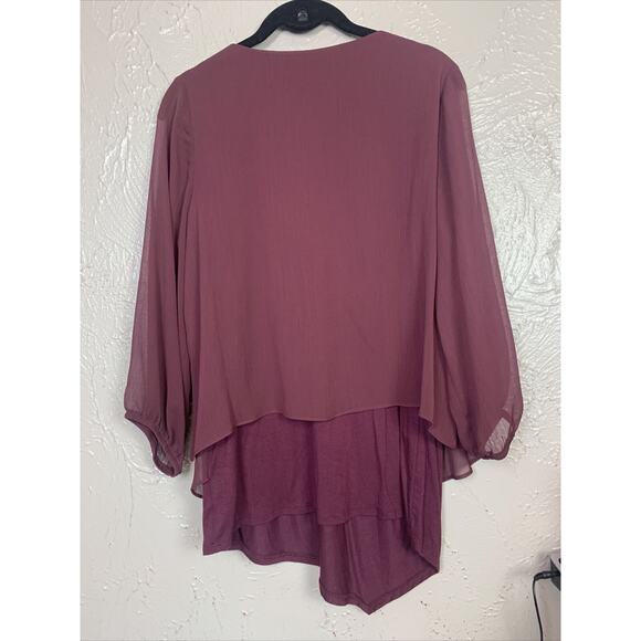 Apt. 9 Women's Burgundy 3/4 Sleeved Sheer Blouse Asymmetrical Hem Size Medium - Picture 3 of 4